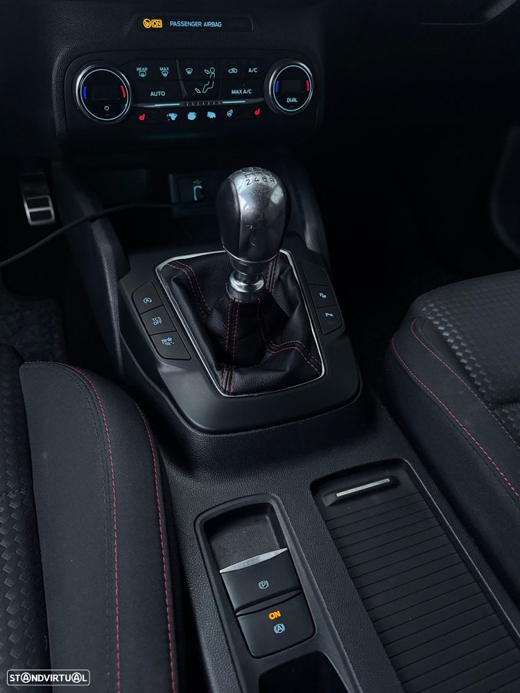 Ford Focus 1.0 EcoBoost S&S ST-Line - 12