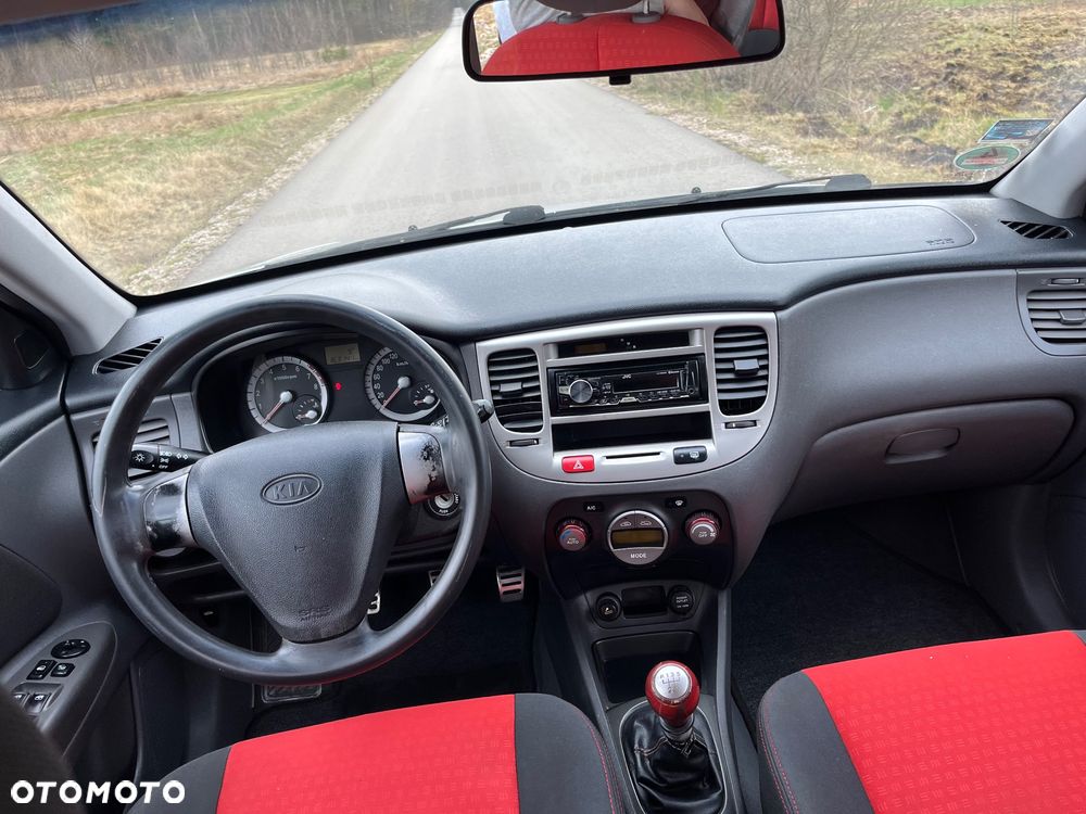 Kia Rio 1.4 City - 13