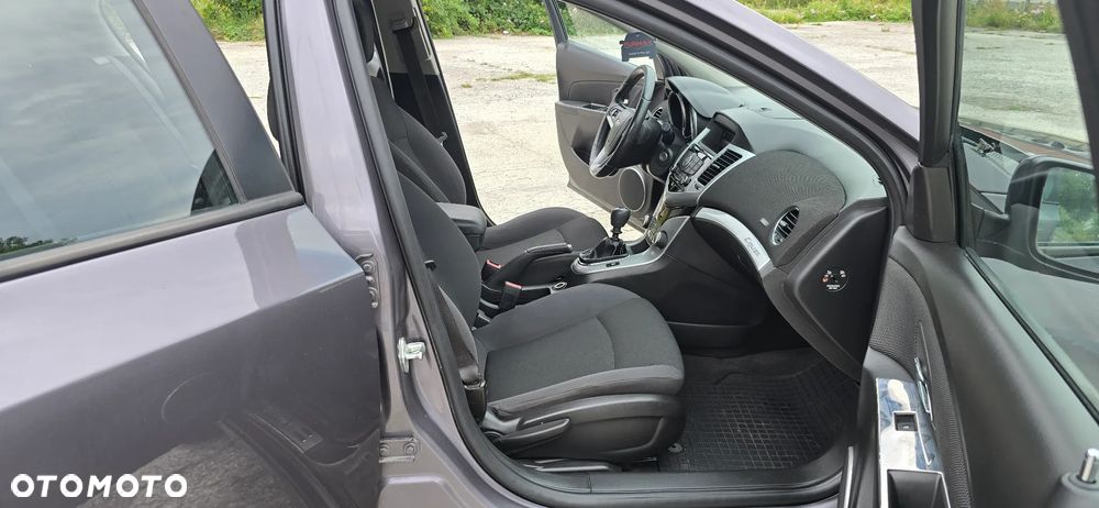 Chevrolet Cruze 1.8 LTZ - 29