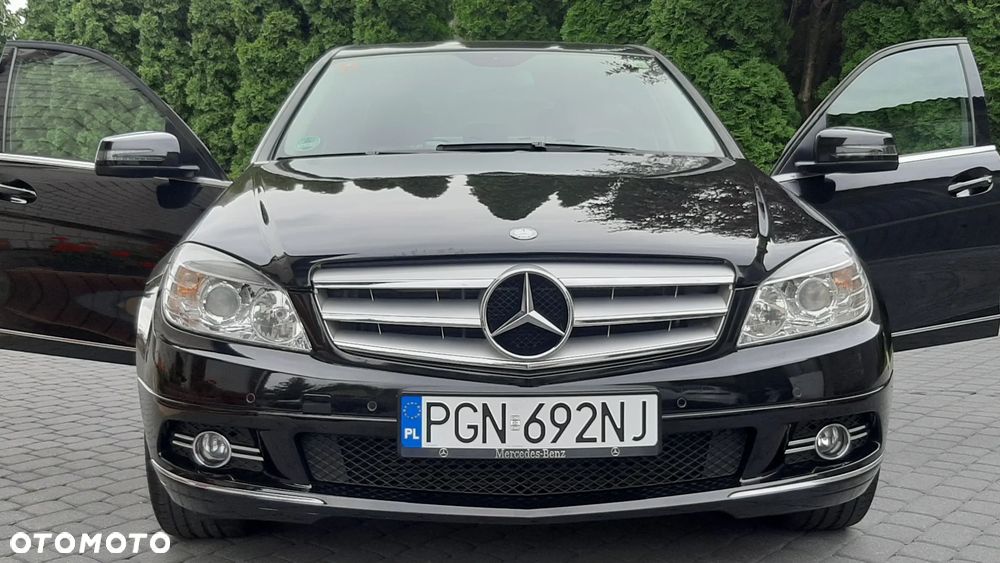 Mercedes-Benz Klasa C 180 CGI BlueEFFICIENCY Avantgarde - 15