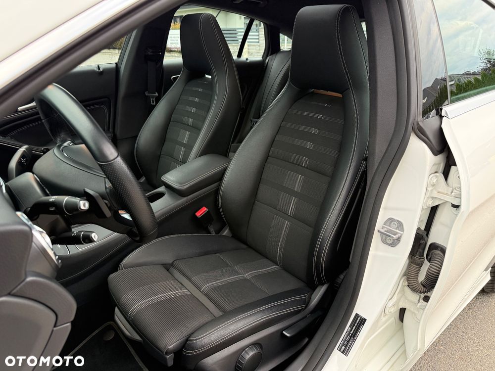 Mercedes-Benz CLA 180 7G-DCT Peak Edition - 17