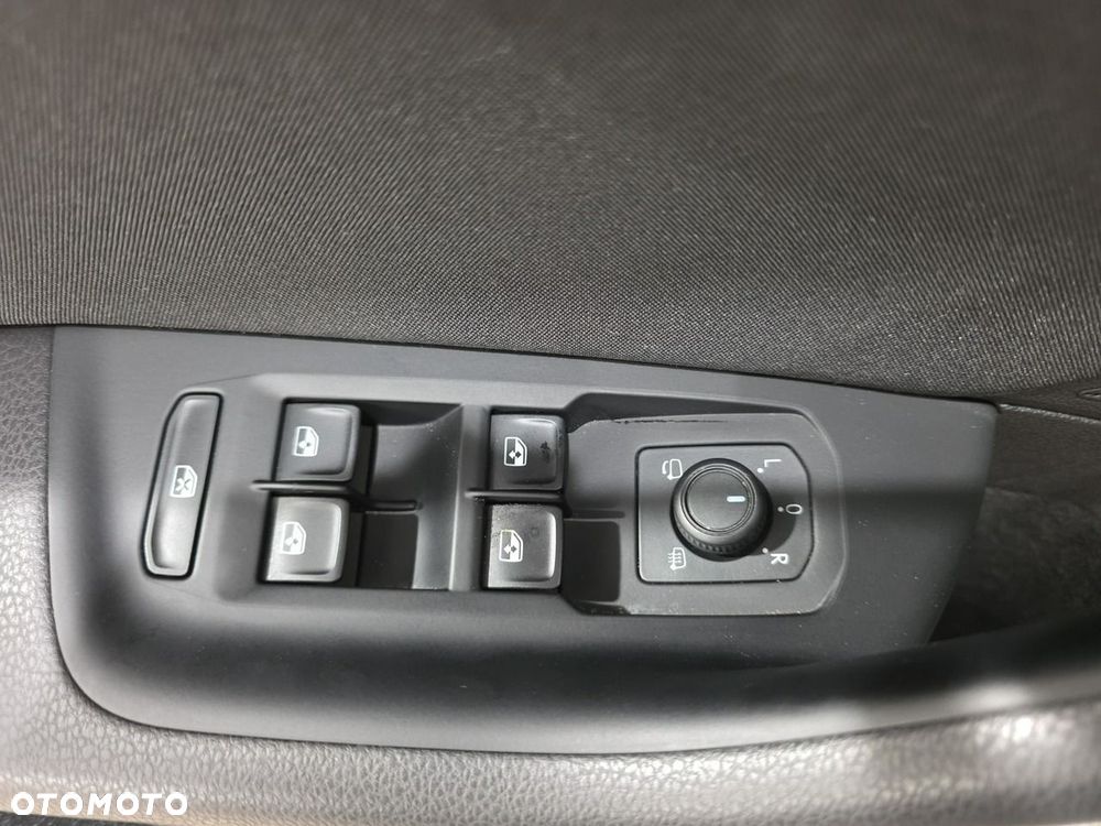 Volkswagen Passat - 17