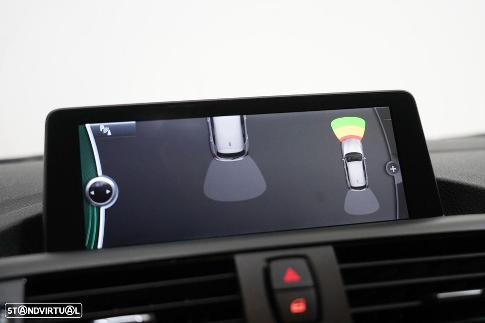 BMW 118 dA Line Urban - 13