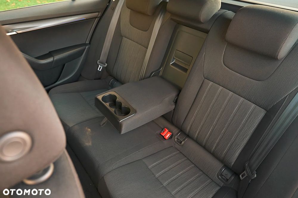 Skoda Octavia 1.6 TDI DSG Ambition - 18