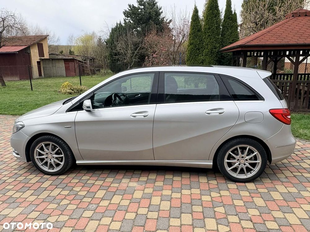 Mercedes-Benz Klasa B 180 (BlueEFFICIENCY) - 2