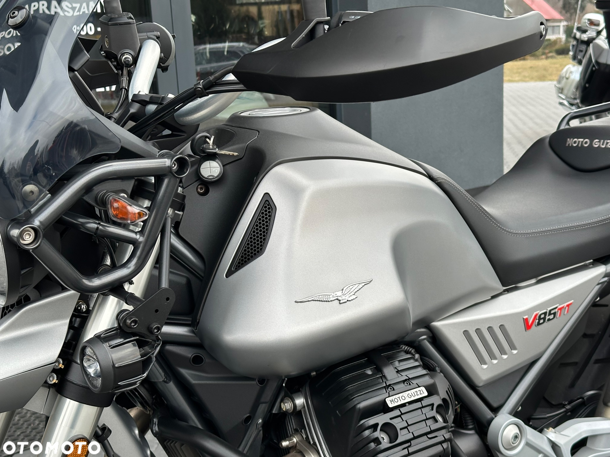 Moto Guzzi V85 - 34