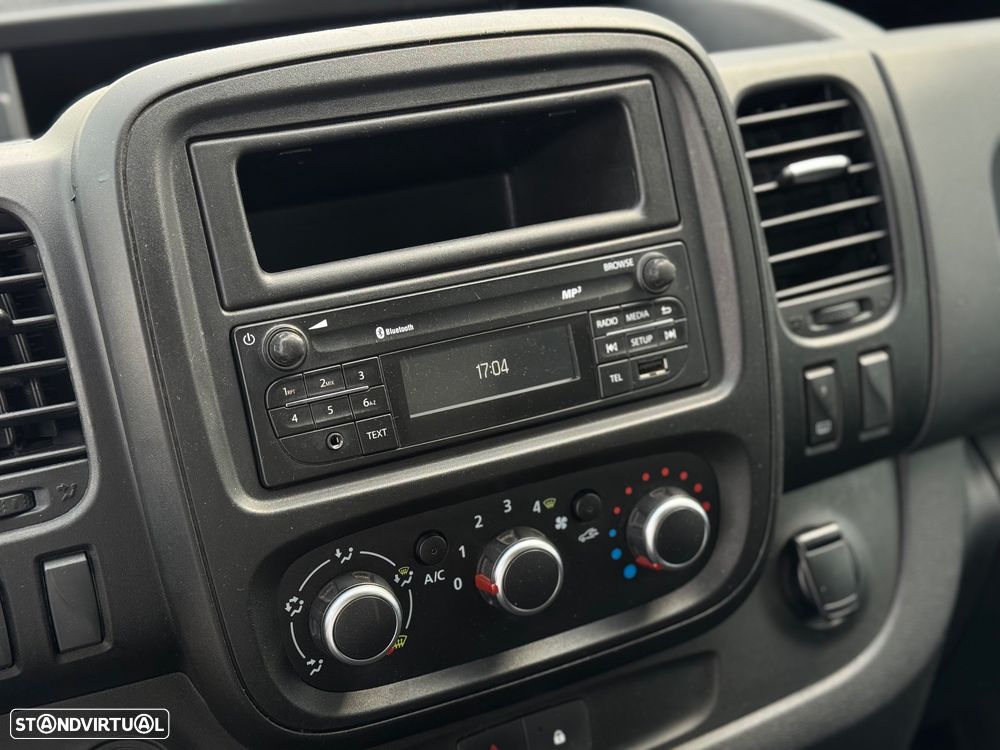 Renault Trafic 2.0 DCI Longa C/IVA DEDUTIVEL - 12
