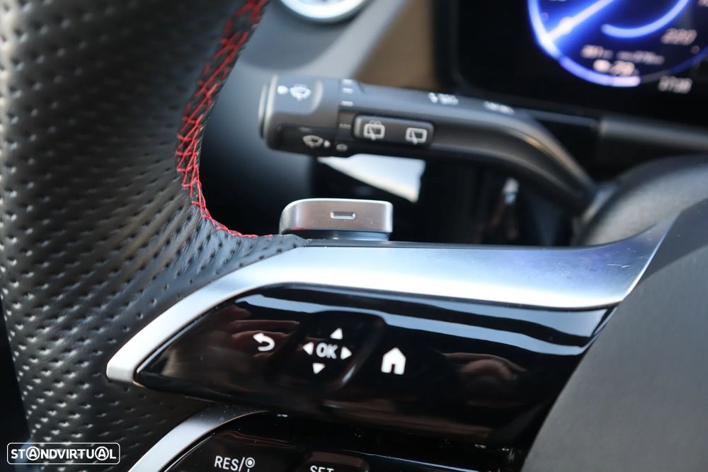 Mercedes-Benz EQA 250+ AMG Line - 32