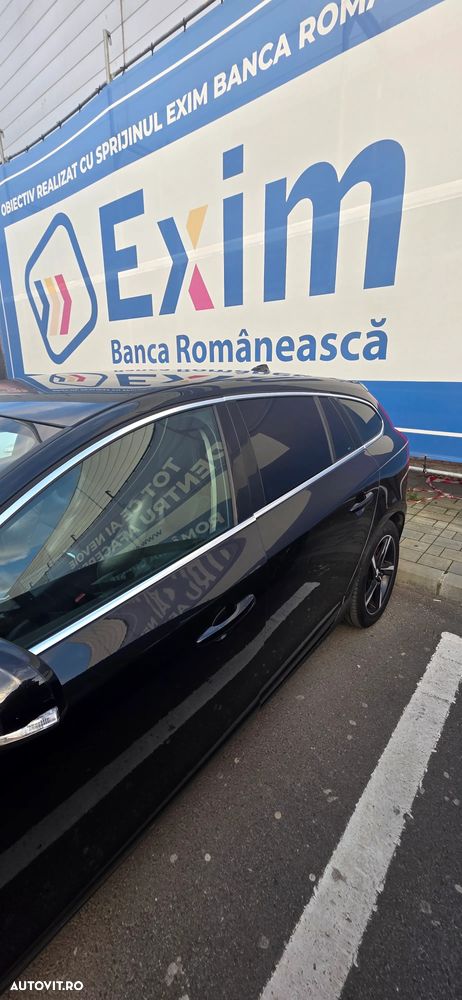 Volvo V60 D6 Plug-In-Hybrid AWD Geartronic Momentum - 2