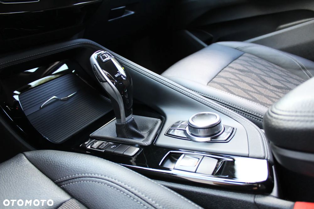 BMW X1 sDrive18i xLine - 22