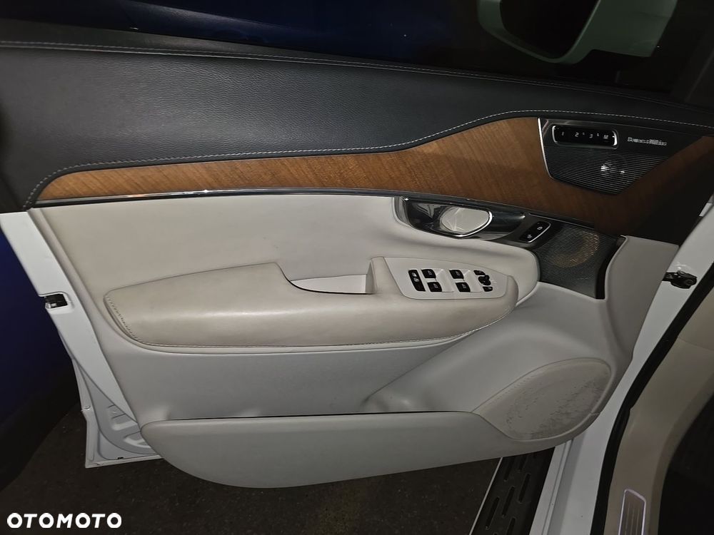 Volvo XC 90 - 14