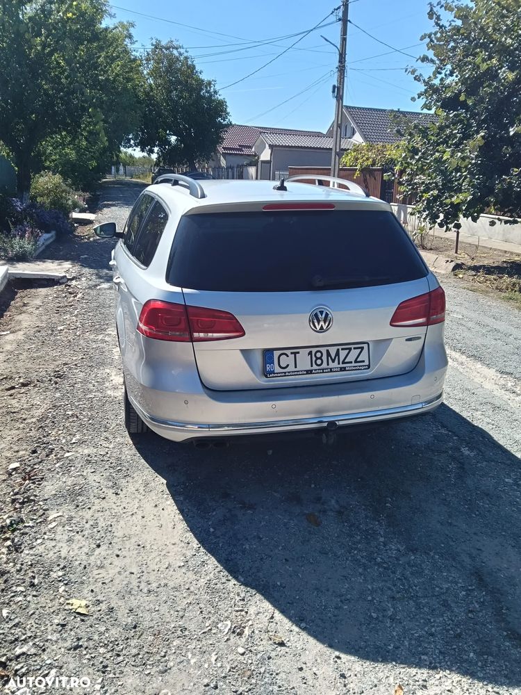 Volkswagen Passat - 4