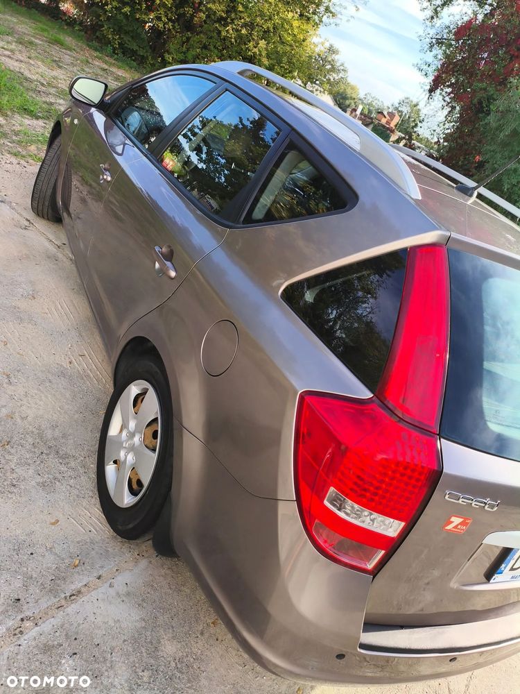 Kia Ceed - 6