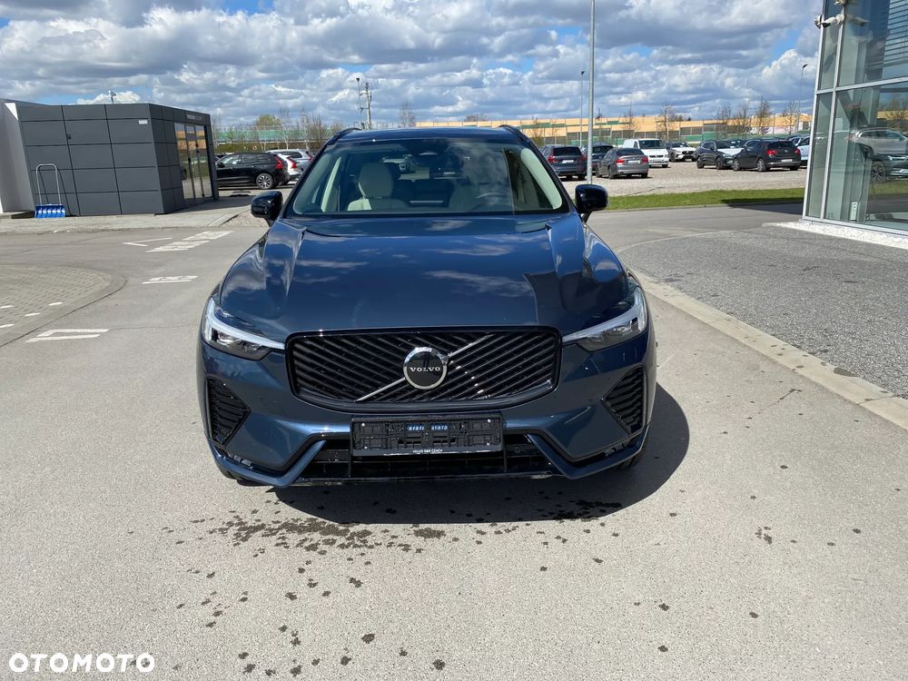 Volvo XC 60 B5 B AWD Plus Dark - 4