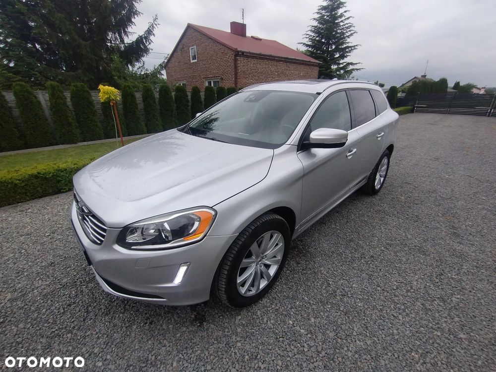 Volvo XC 60 T5 Drive-E Momentum - 1