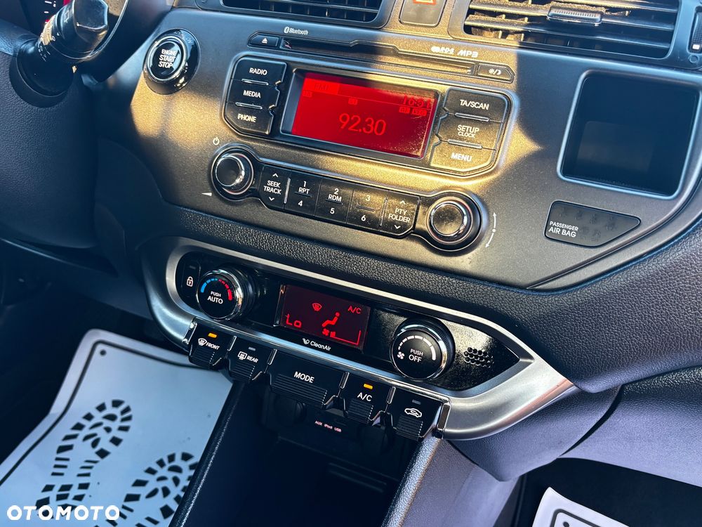 Kia Rio - 27
