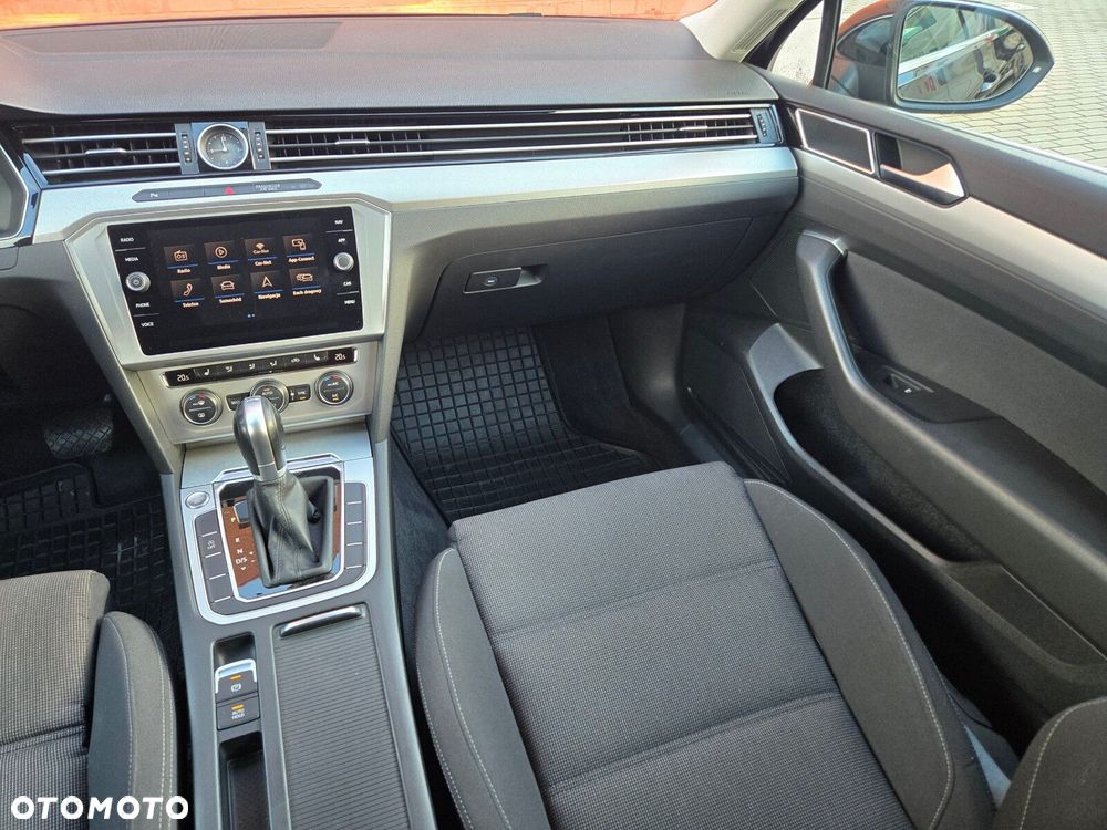 Volkswagen Passat - 15