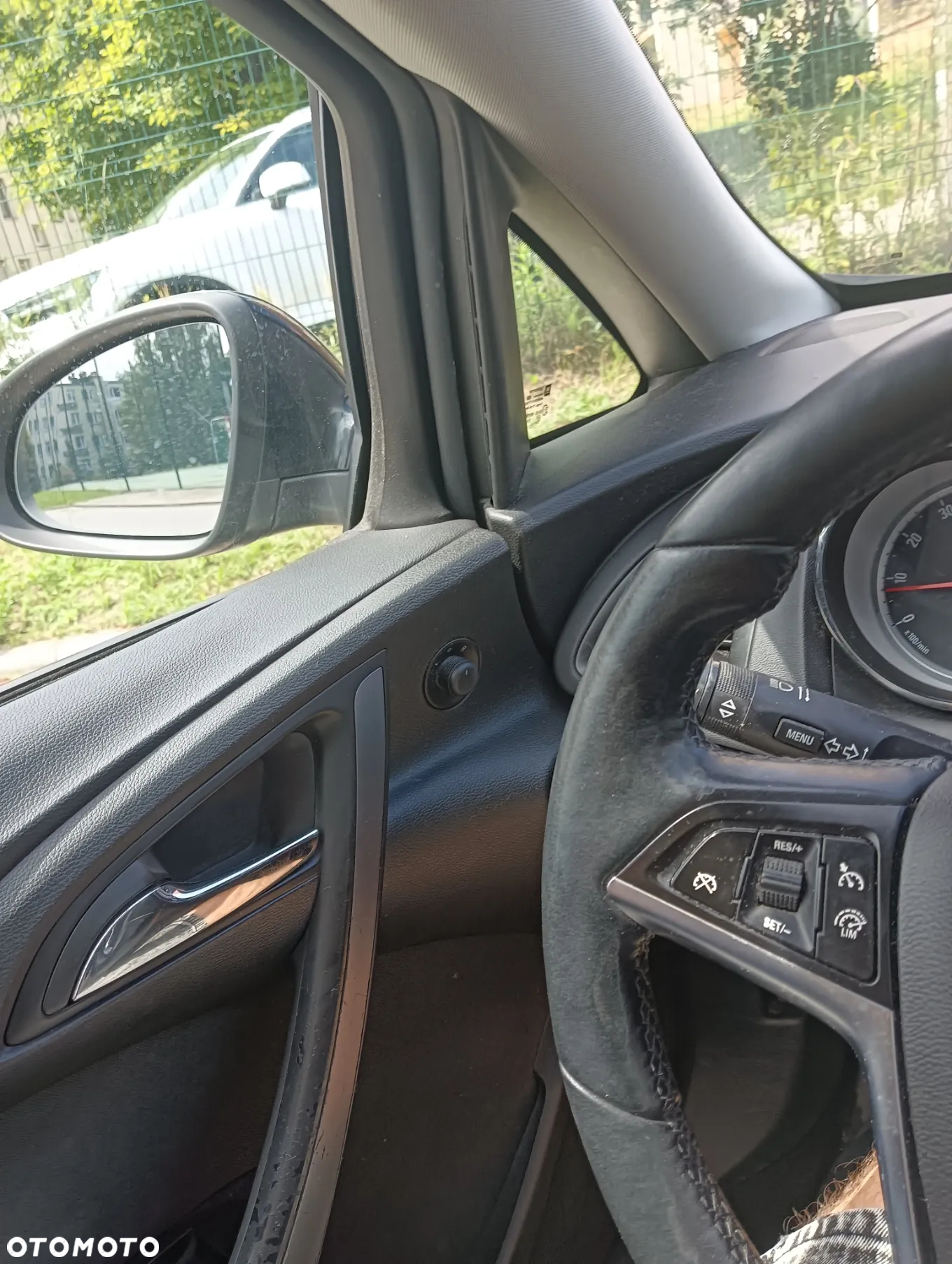 Opel Astra IV 1.6 Essentia - 10
