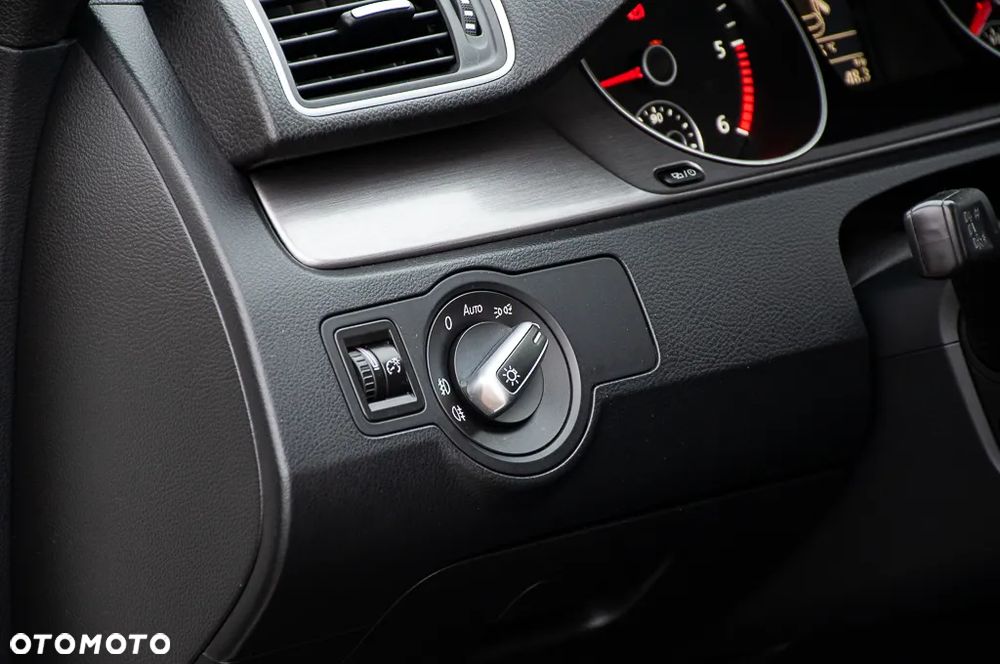 Volkswagen Passat 2.0 Blue TDI SCR Highline - 38