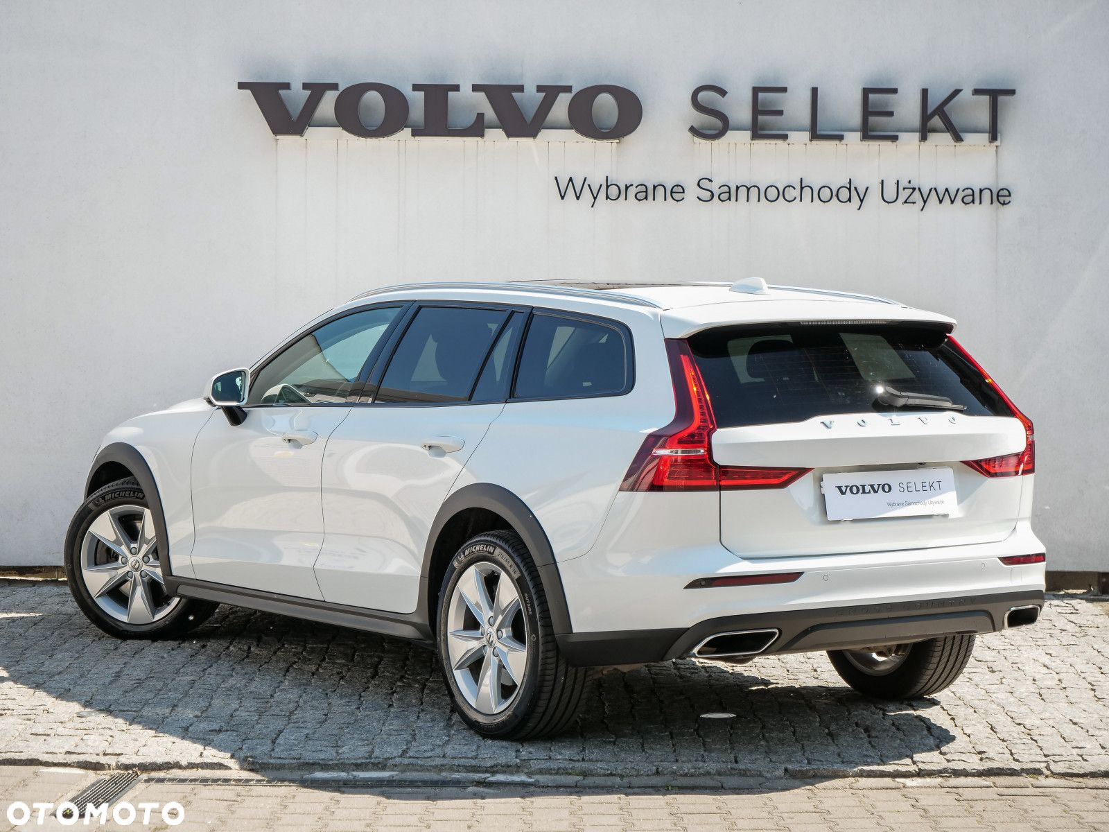 Volvo V60 Cross Country - 6