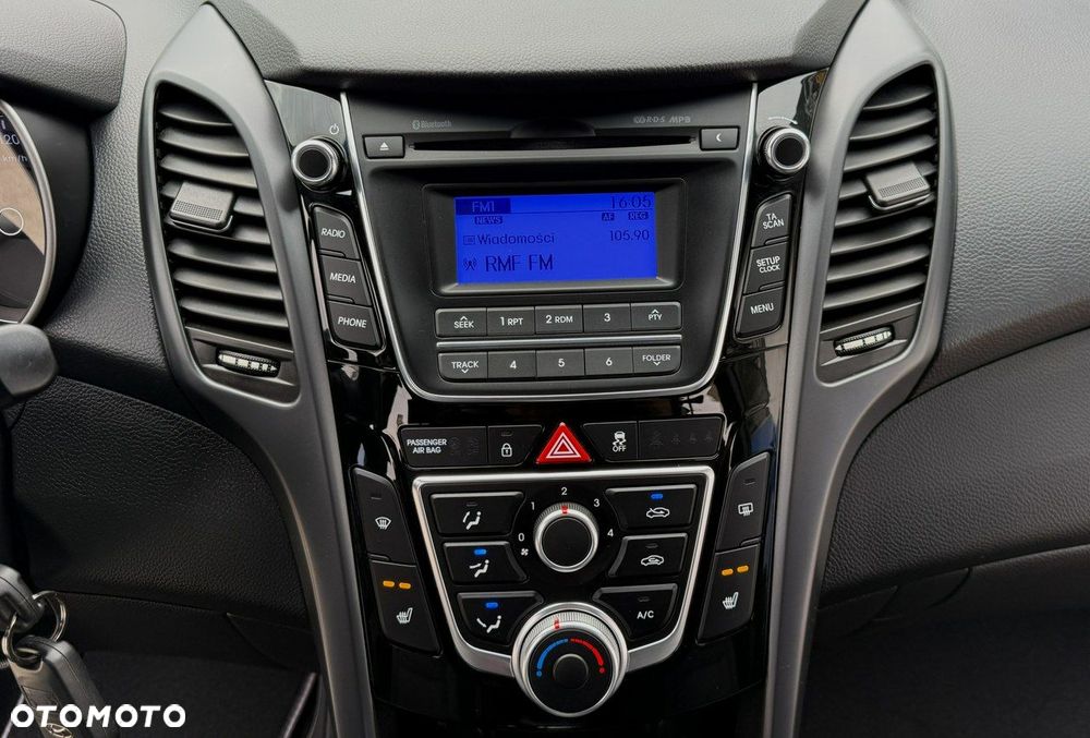 Hyundai i30 blue 1.4 Passion - 26