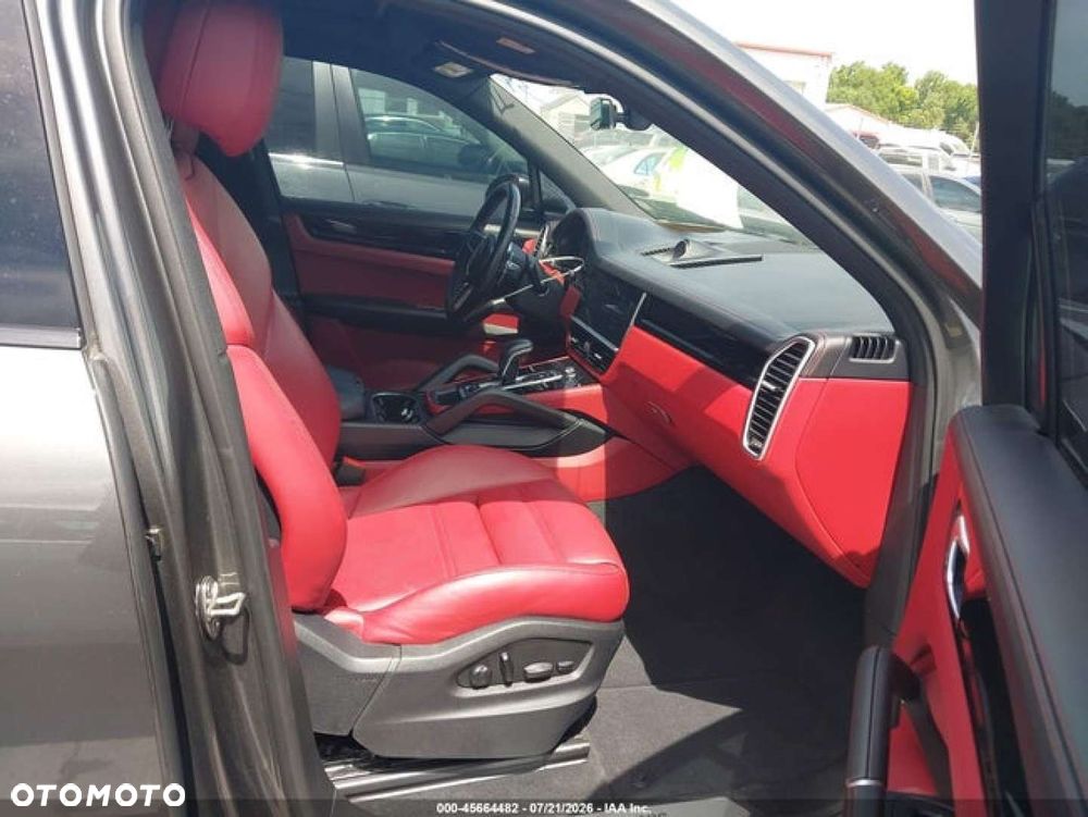 Porsche Cayenne - 10