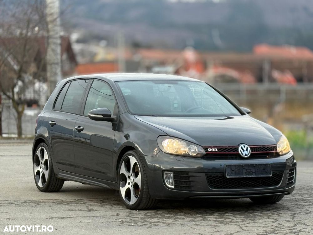 Volkswagen Golf 2.0 GTI - 2