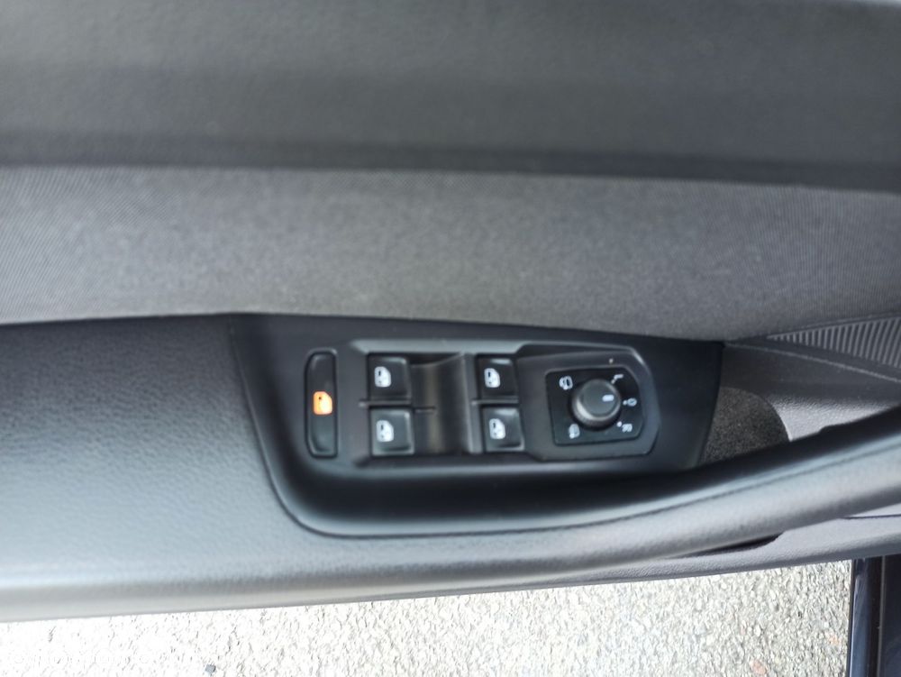 Volkswagen Passat - 19