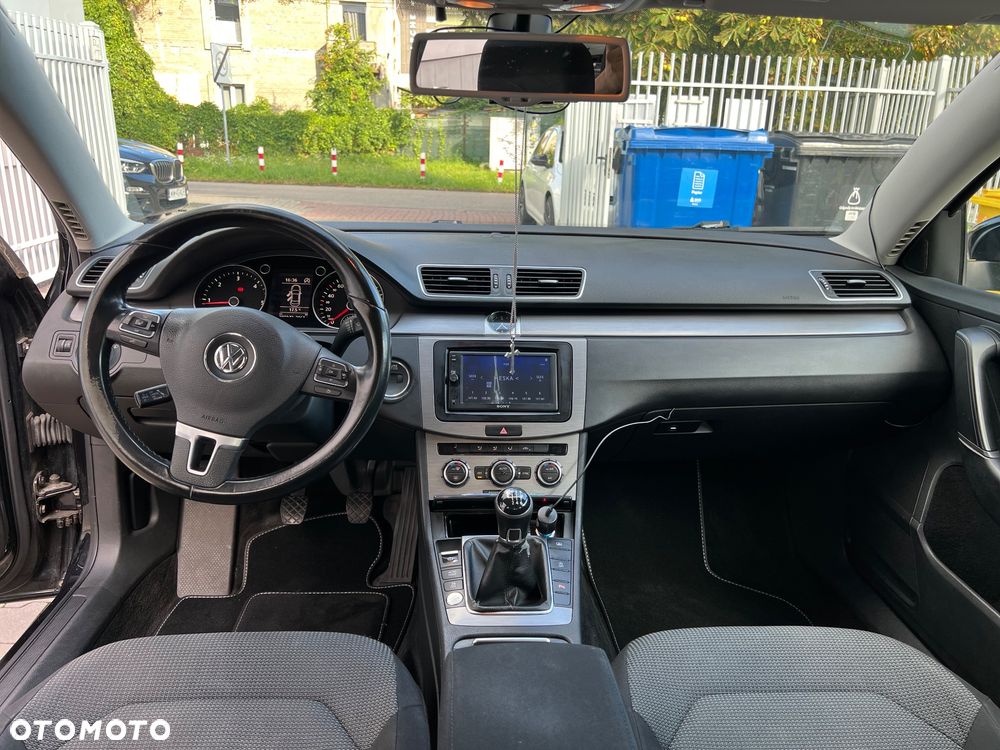 Volkswagen Passat 2.0 TDI Comfortline - 9