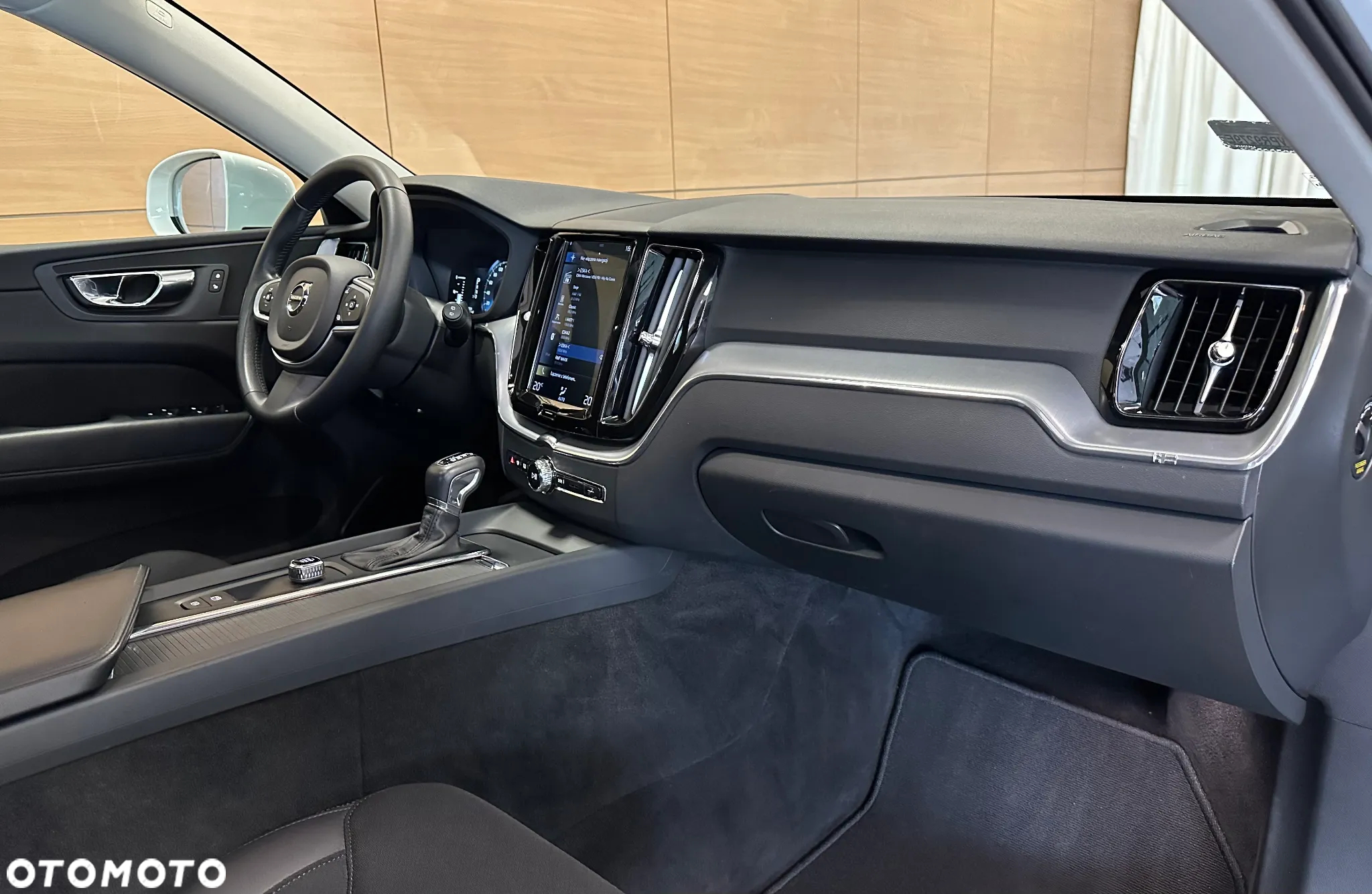 Volvo XC 60 T5 AWD Momentum - 8