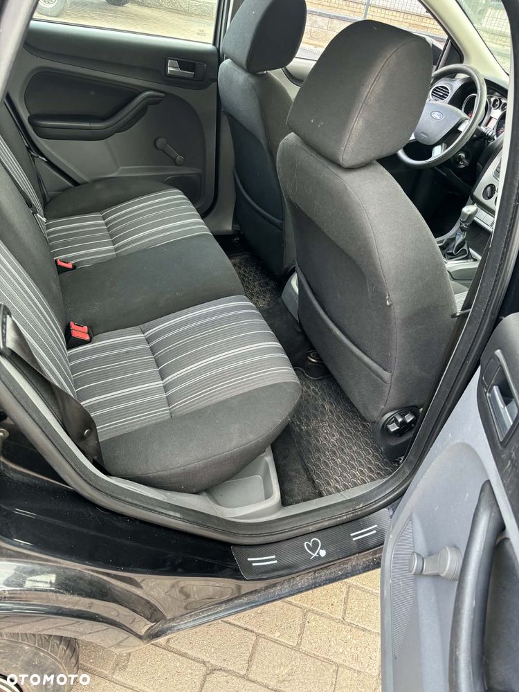 Ford Focus 1.6 Trend EU5 - 8