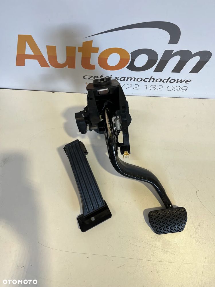 BMW X3 G01 X4 G02 G11 G12 G14 G16 G30 G31 PEDAŁ HAMULCA,GAZU  6866485 ,3540-6889818 - 1