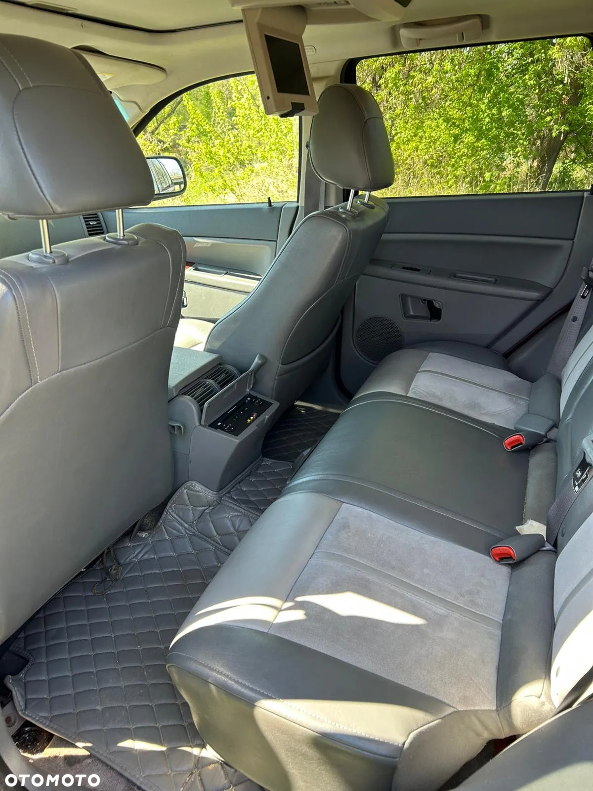 Jeep Grand Cherokee 5.7 V8 Overland - 33