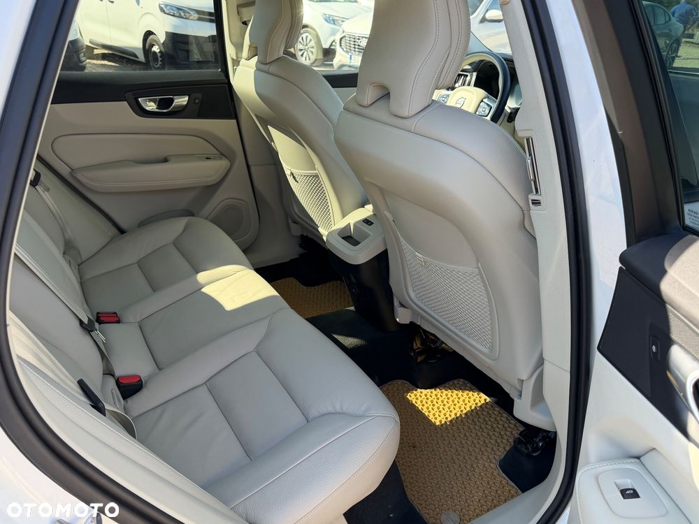 Volvo XC 60 B5 B AWD Geartronic RDesign - 29