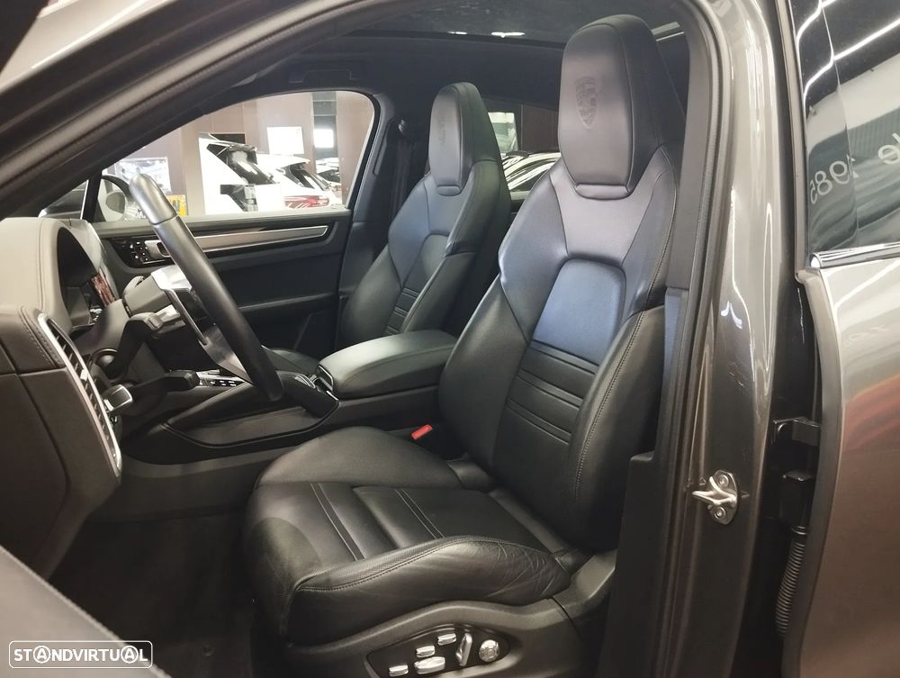 Porsche Cayenne Coupé E-Hybrid - 23