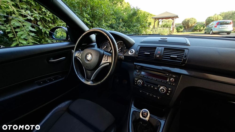 BMW Seria 1 120i Edition Sport - 24