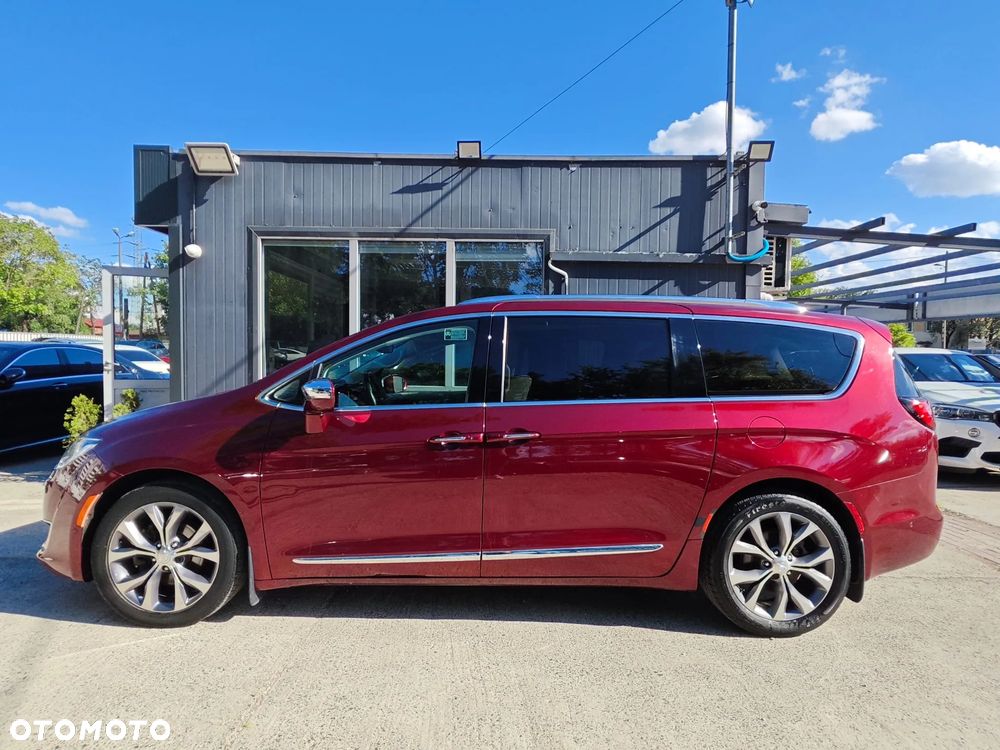 Chrysler Pacifica - 4
