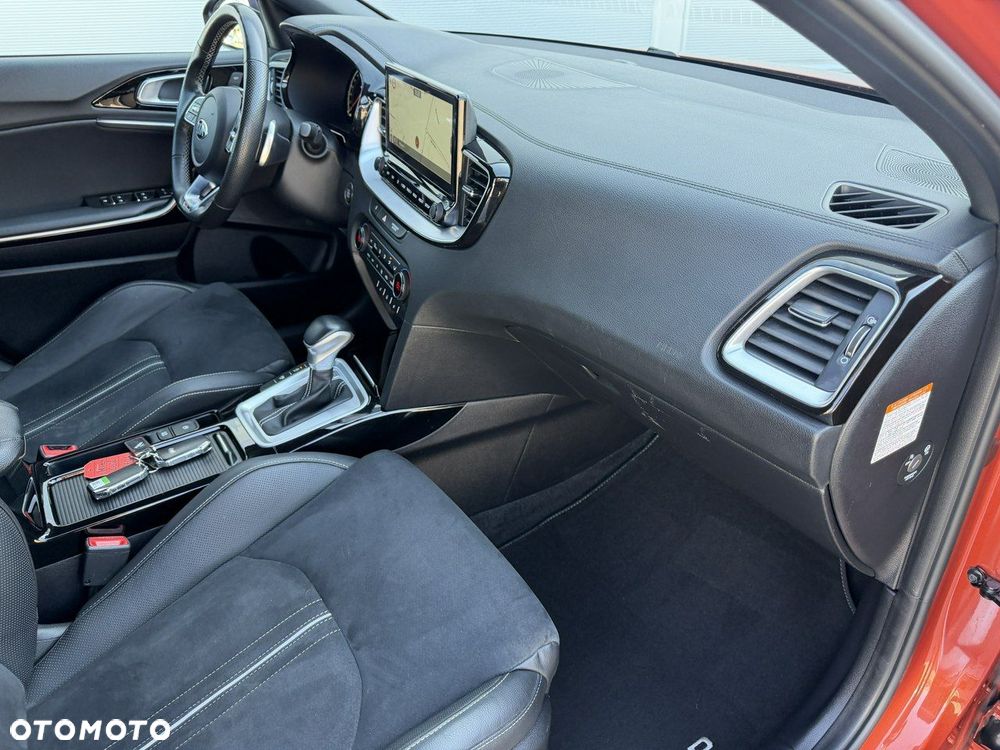 Kia Ceed 1.6 CRDi (48V Mild-Hybrid) DCT7 GT Line - 37