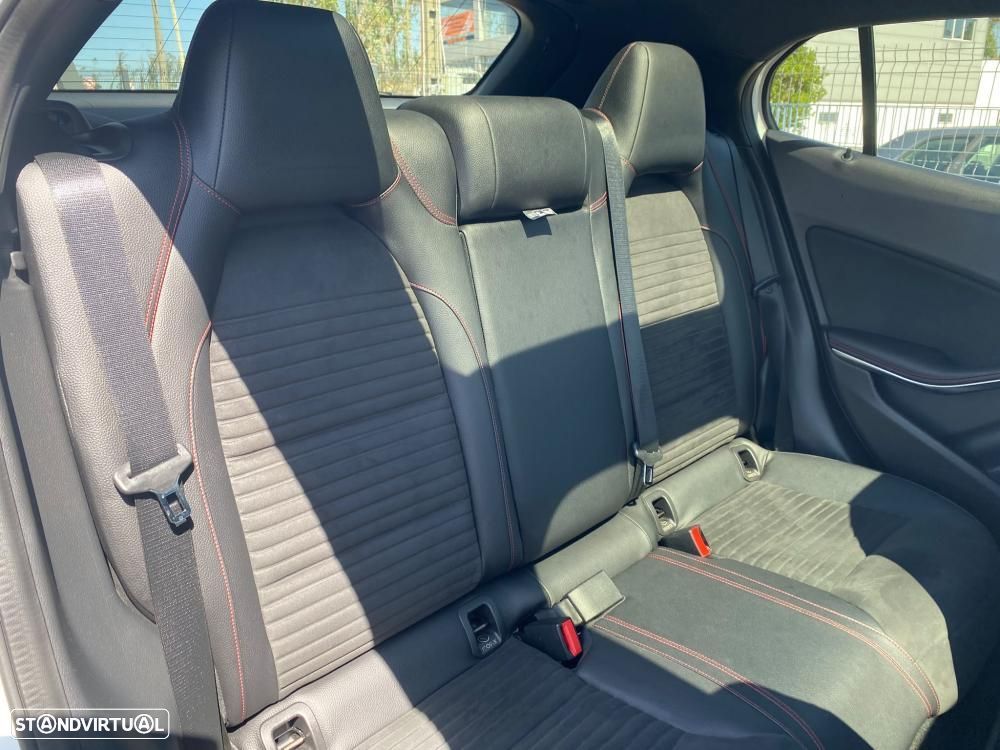 Mercedes-Benz GLA 200 - 9