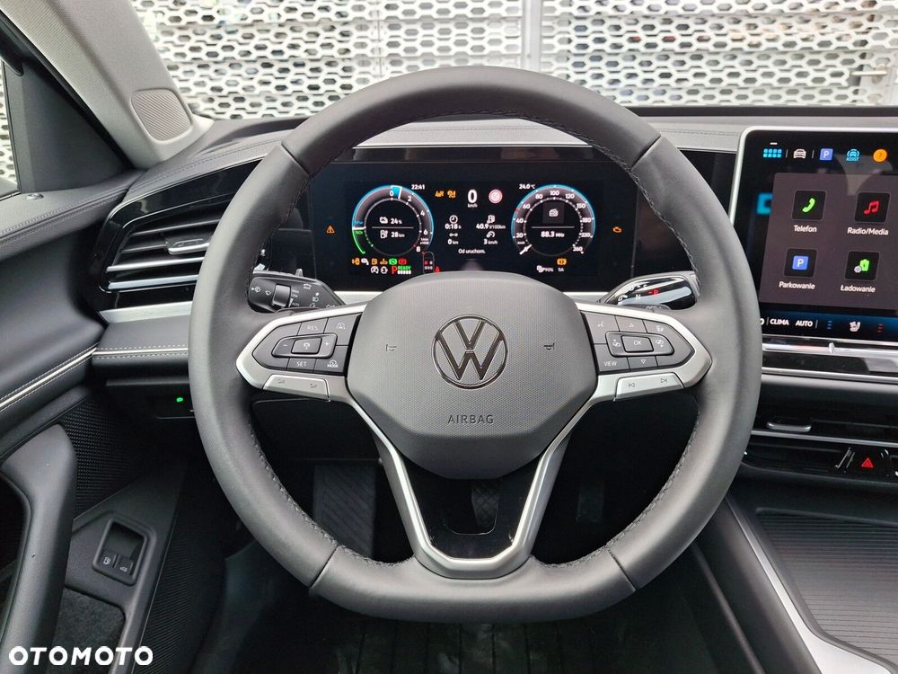 Volkswagen Passat - 26