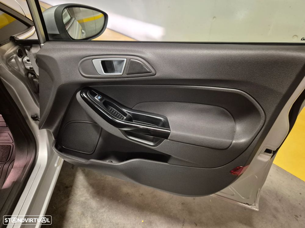 Ford Fiesta 1.0 Ti-VCT Titanium - 34