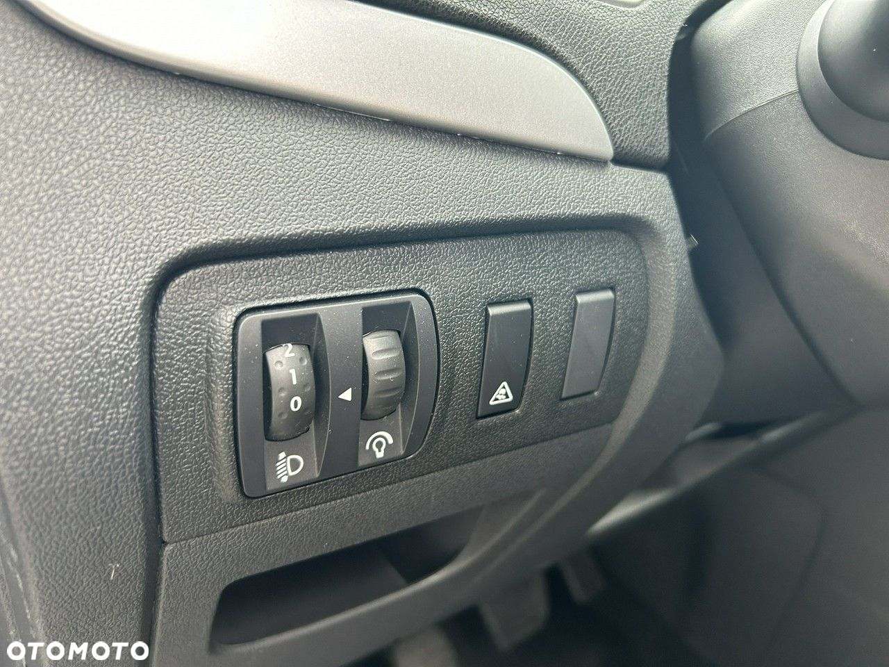Renault Grand Scenic - 10