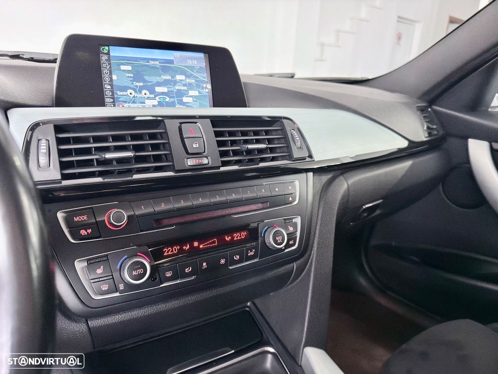 BMW 318 d Pack M - 16