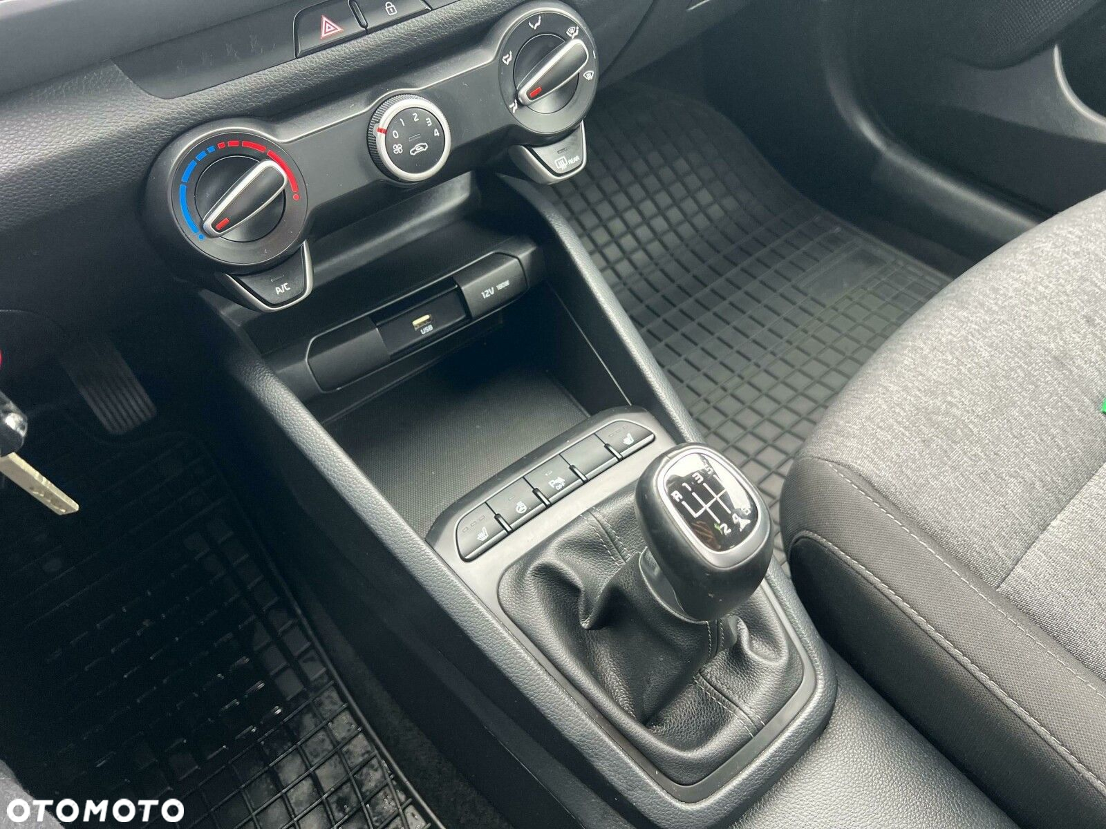 Kia Stonic - 13