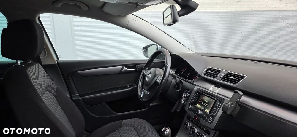 Volkswagen Passat 2.0 TDI Comfortline - 9