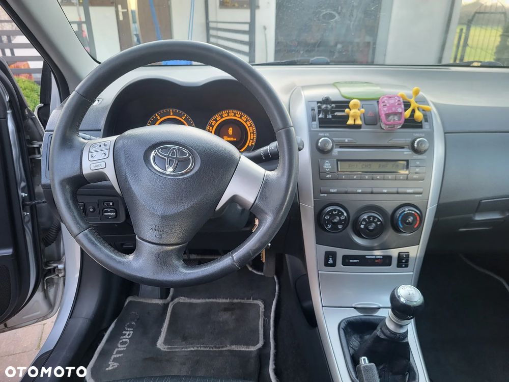 Toyota Corolla - 5