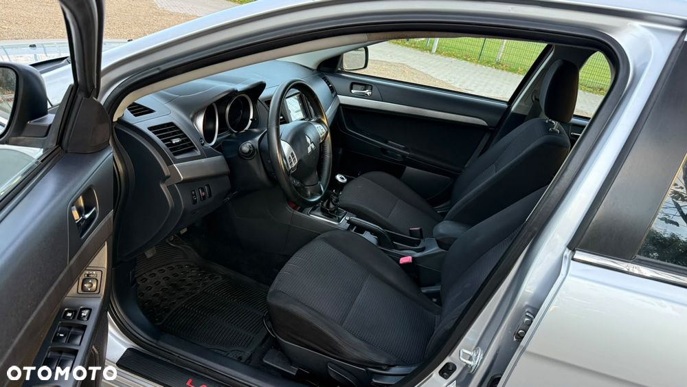 Mitsubishi Lancer - 7