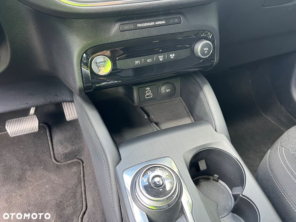 Ford Kuga 2.5 Duratec FHEV TITANIUM - 15