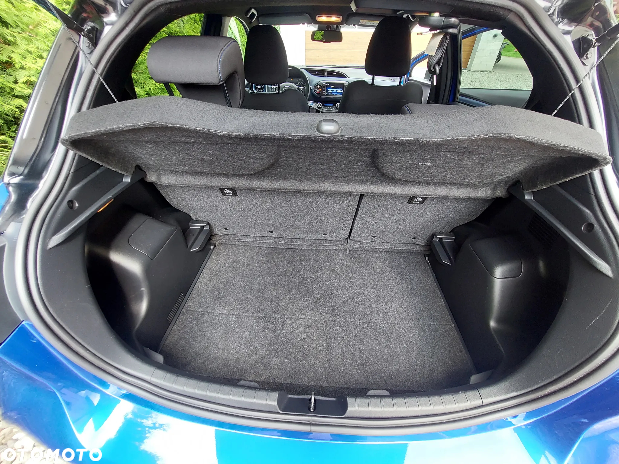 Toyota Yaris Hybrid 100 Selection - 25