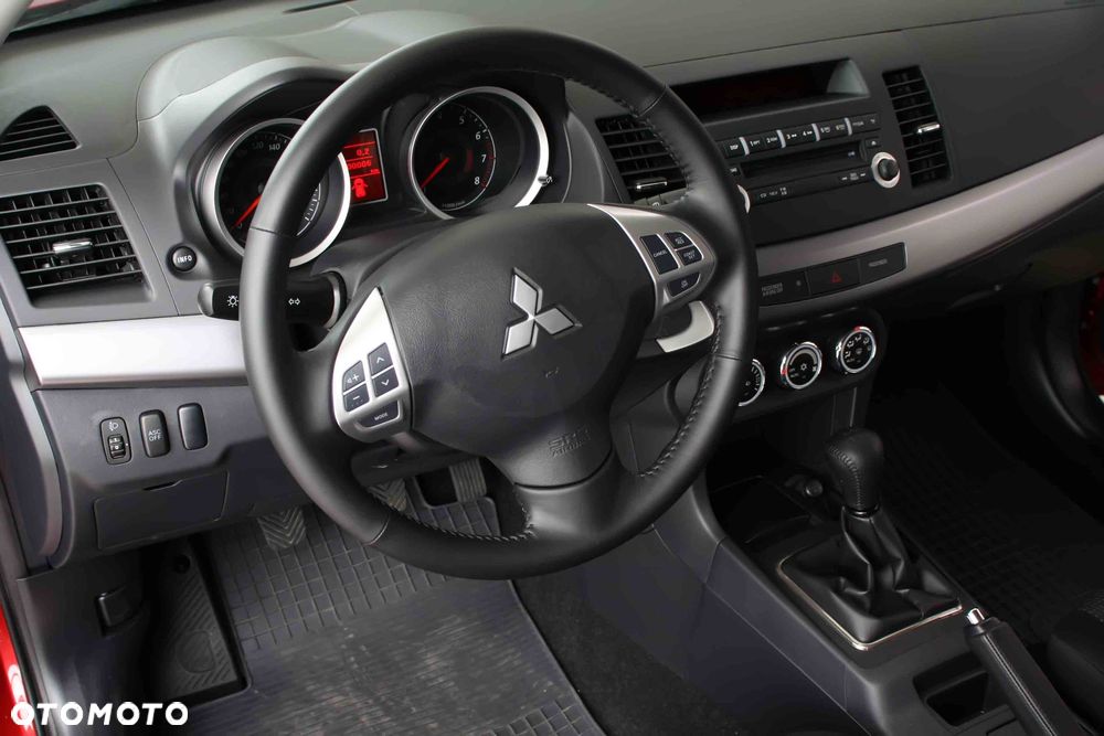 Mitsubishi Lancer 1.8 Invite - 7